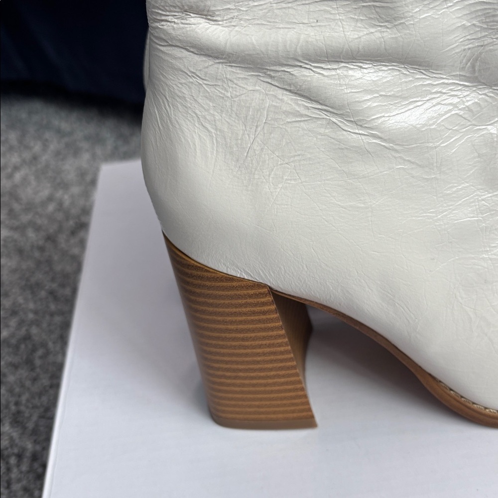 Like New Nine West Taress Ivory Leather Booties Size 6 - Picture 14 of 14